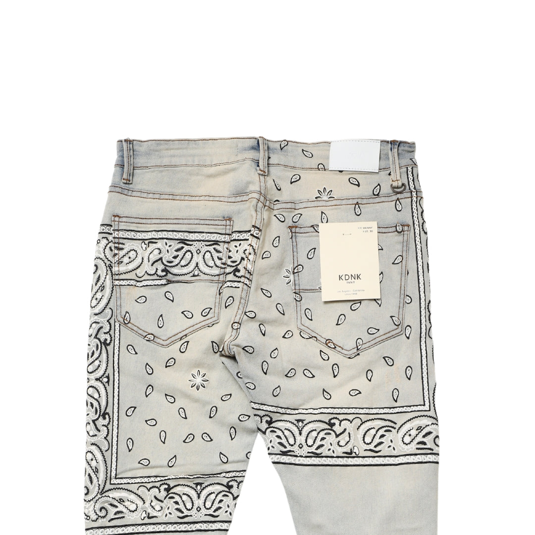 KDNK/BANDANA PRINTED JEANS